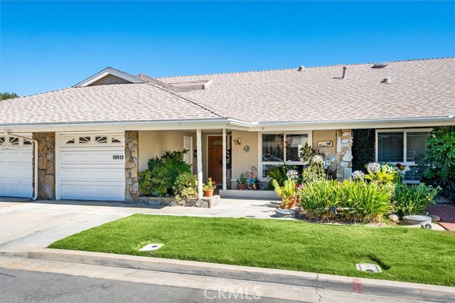Property photo of 18912 Circle Of The Oaks