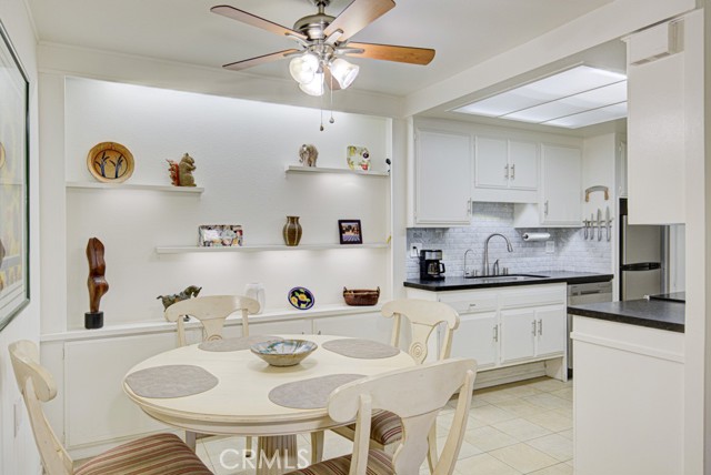 Property photo of 2276 E Via Mariposa