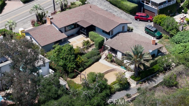 Photo of 1961 Temple Hills Dr