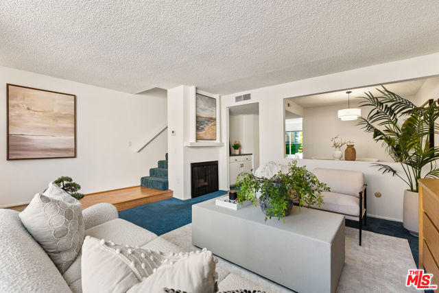 Property photo of 22038 Vanowen ST