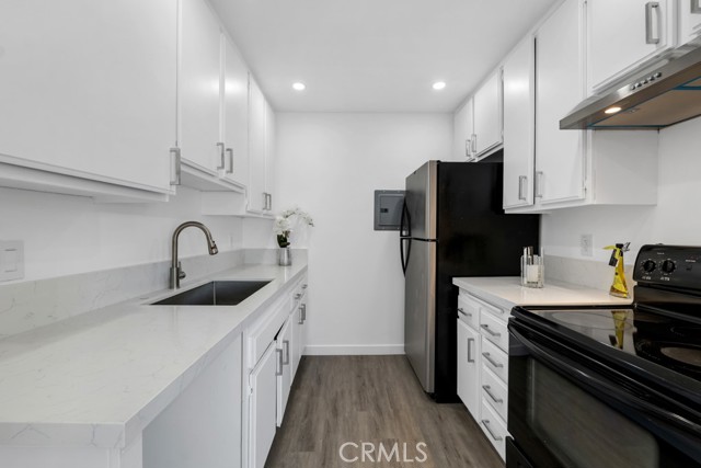Property photo of 20930 Parthenia ST