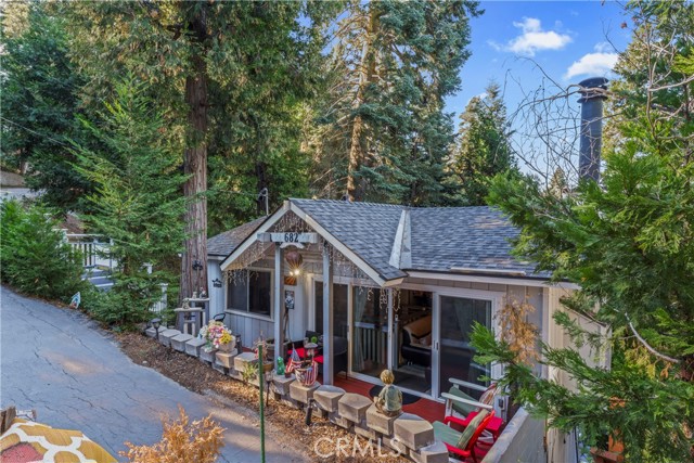 Property photo of 682 Buckingham SQ