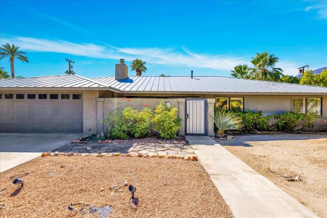 Property photo of 1913 E Amado RD