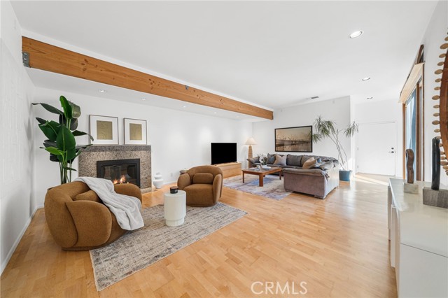 Property photo of 5862 Raphael