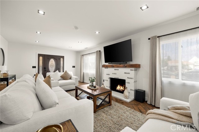 Photo of 2930 Live Oak