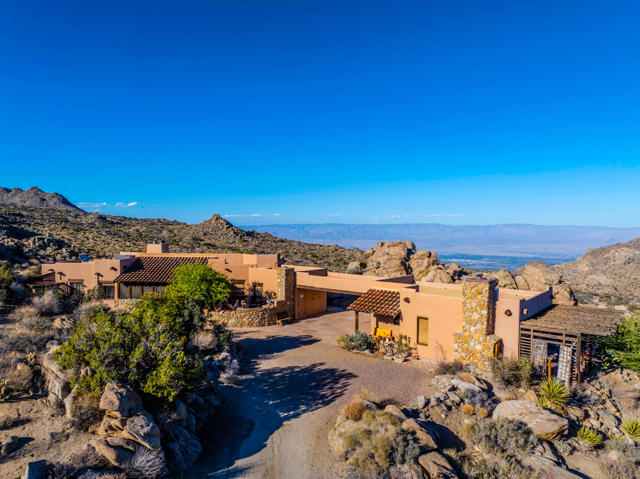 Property photo of 58720 Avenida Los Pinos