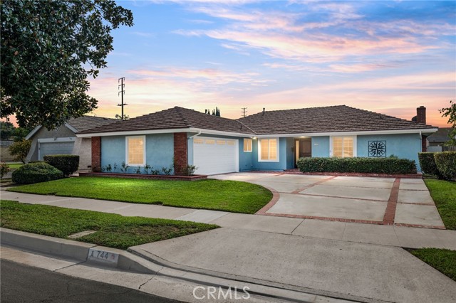 Property photo of 744 E Meadowbrook