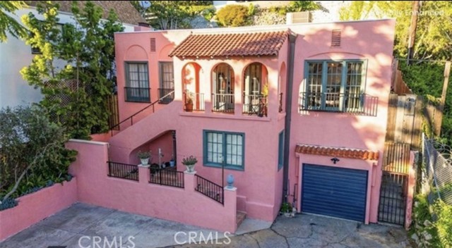 Property photo of 2118 Woodland Way