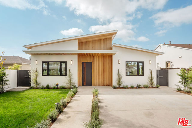 Property photo of 2649 Barry AV