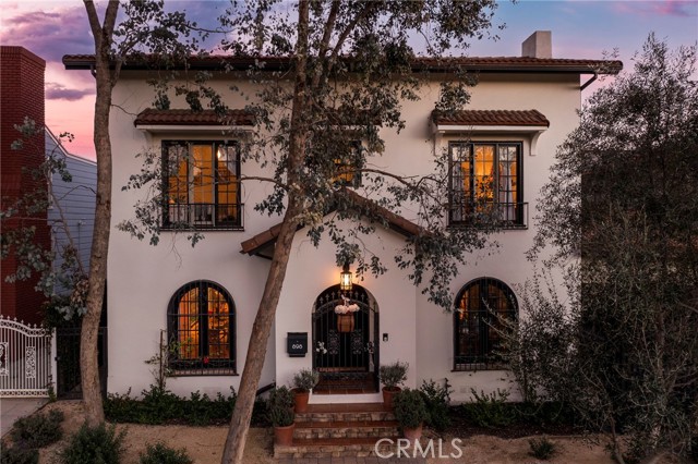 Property photo of 898 S Victoria