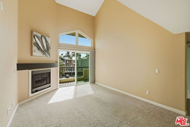 Property photo of 5545 Canoga AV
