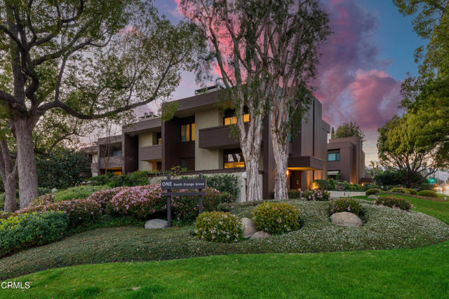 Photo of 1 S Orange Grove Bl