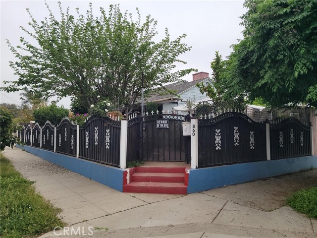 Property photo of 860 N huntington BL