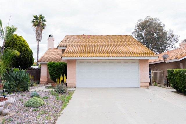Property photo of 39586 Oak Cliff DR