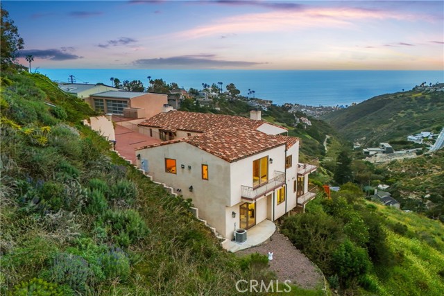 Property photo of 2516 Temple Hills DR