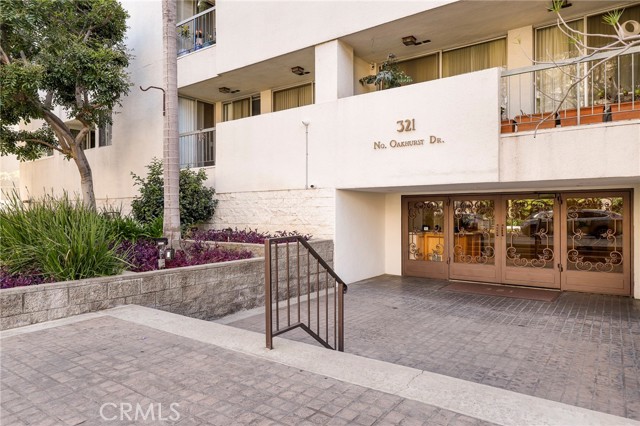 Property photo of 321 N Oakhurst DR