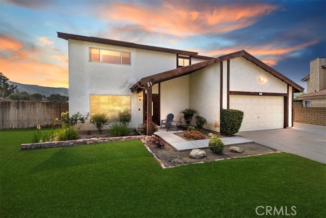 Property photo of 523 W Acacia CT