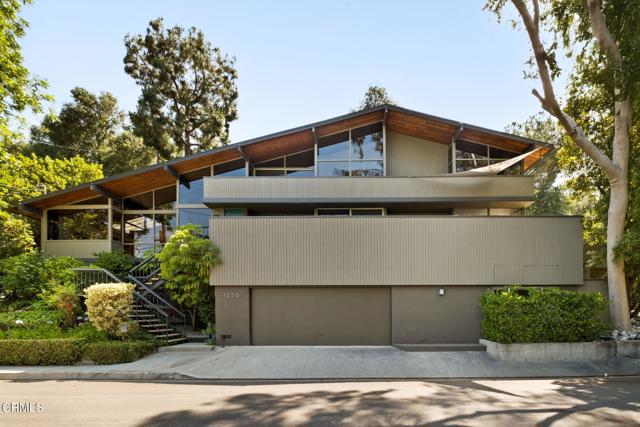Property photo of 1256 Club House DR