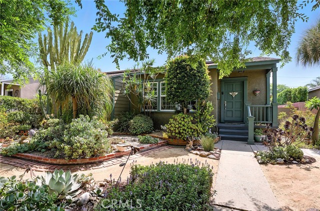 Photo of 3748 Clark