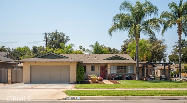 Property photo of 625 Cardinal Lane