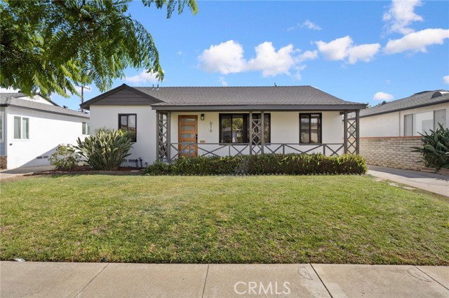 Property photo of 616 W Floral DR