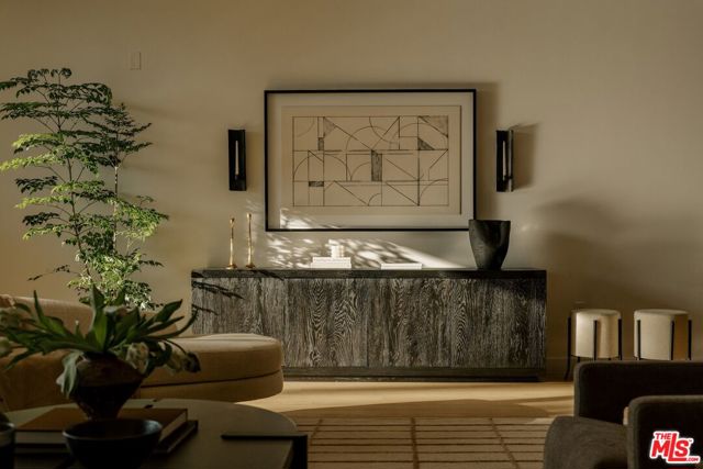 Property photo of 702 N Doheny DR