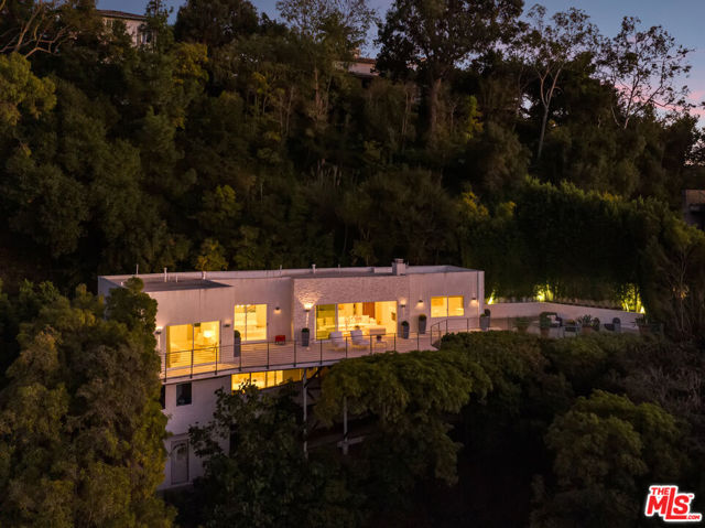 Photo of 9422 Readcrest Dr