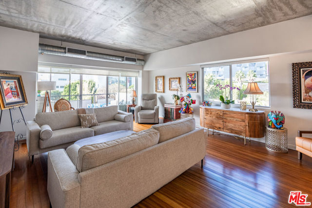 Property photo of 1155 N La Cienega BL