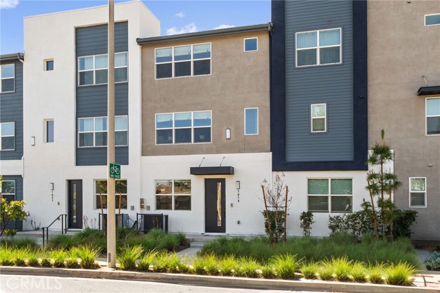 Property photo of 7819 Paxton PL