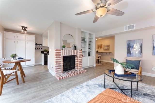 Property photo of 1127 N Dresden ST