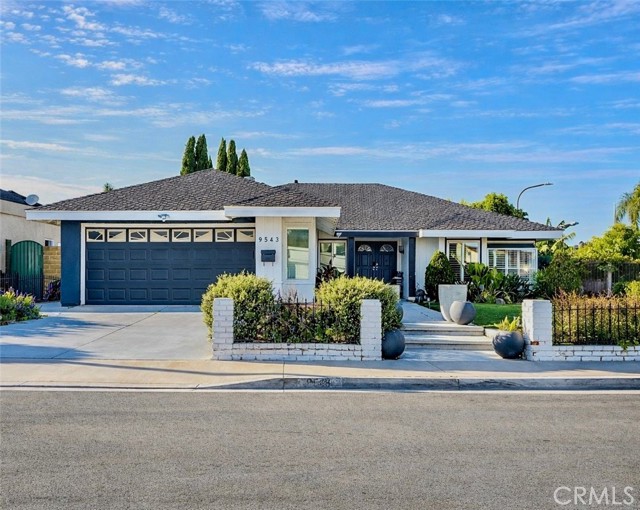 Property photo of 9543 Andover Cir