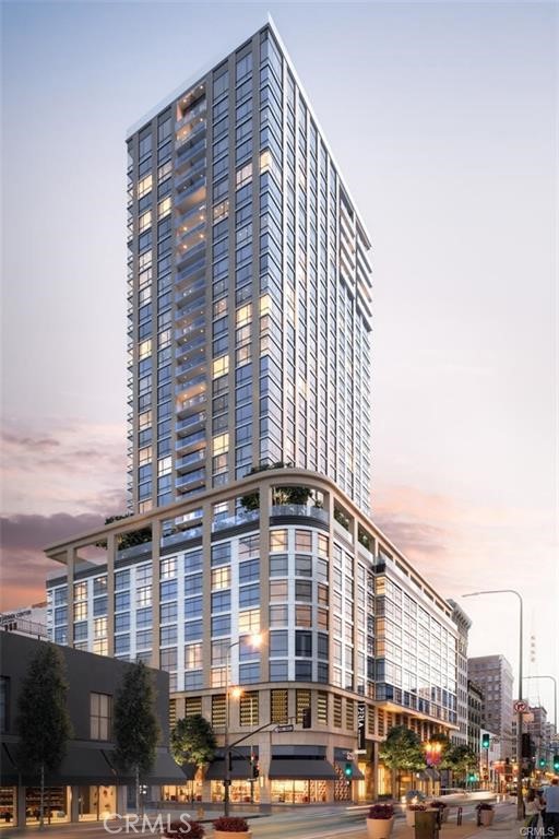 Property photo of 400 S Broadway