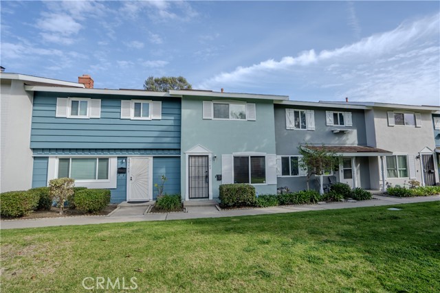 Property photo of 19749 Claremont LN
