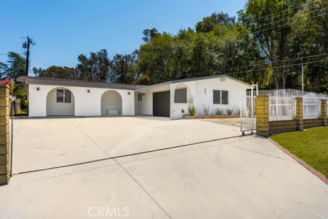 Property photo of 406 Bandon AV