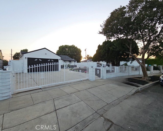 Property photo of 7927 Chastain PL