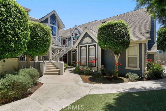 Property photo of 810 Baker ST