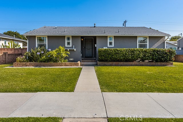 Property photo of 736 W Orangethorpe AV