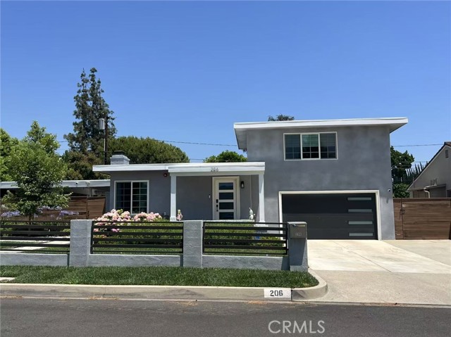 Photo of 206 S Sunset Pl