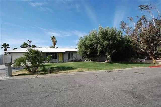 Property photo of 2353 E Powell RD