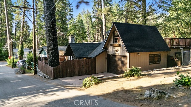 Property photo of 373 Redwood LN