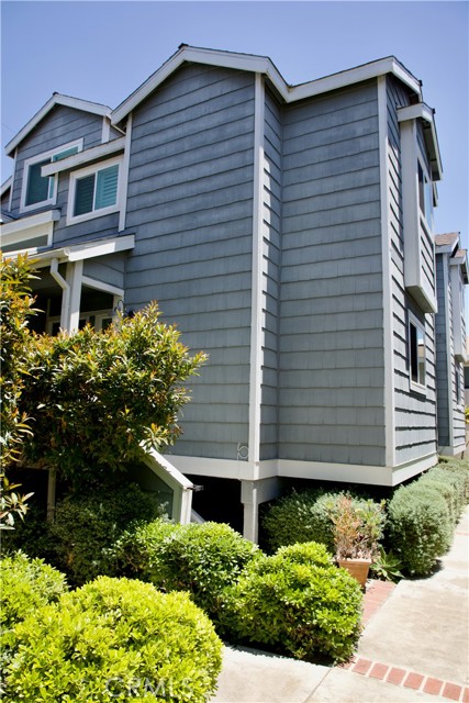 Property photo of 216 16th PL