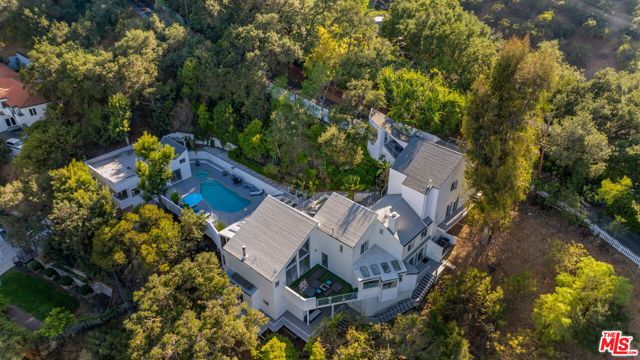 Property photo of 3210 Coldwater Canyon LN