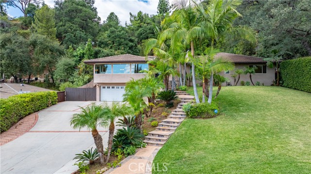Property photo of 2047 Carolwood