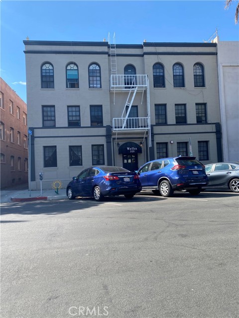 Property photo of 325 Elm AV