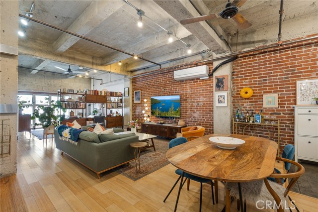 Photo of 100 W 5th St