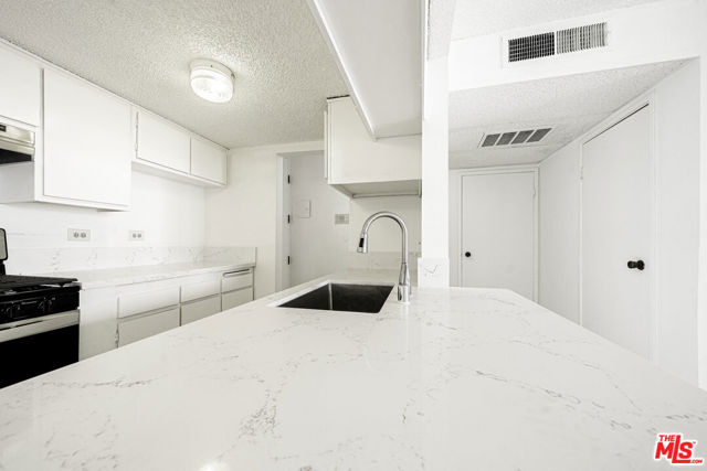Property photo of 421 S La Fayette Park PL