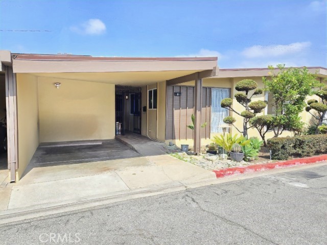 Property photo of 6 Merit Park DR