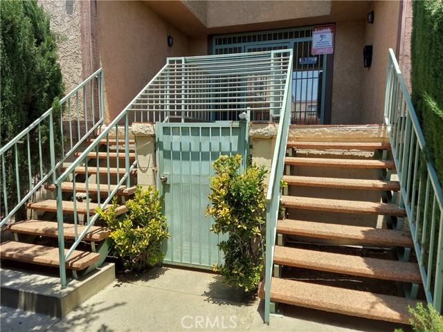 Property photo of 15527 Parthenia ST