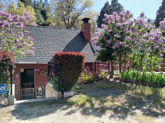 Property photo of 23683 Manzanita DR
