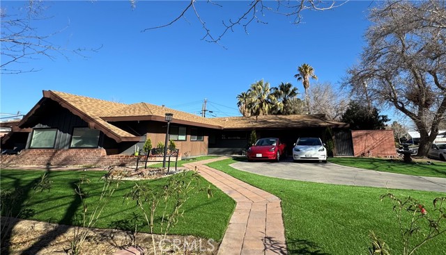 Property photo of 44305 Palm Vista AV